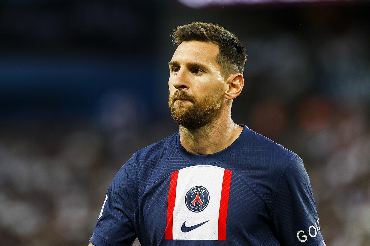 Paris Saint-Germain feet – Lionel Messi scandal, Spain torn apart