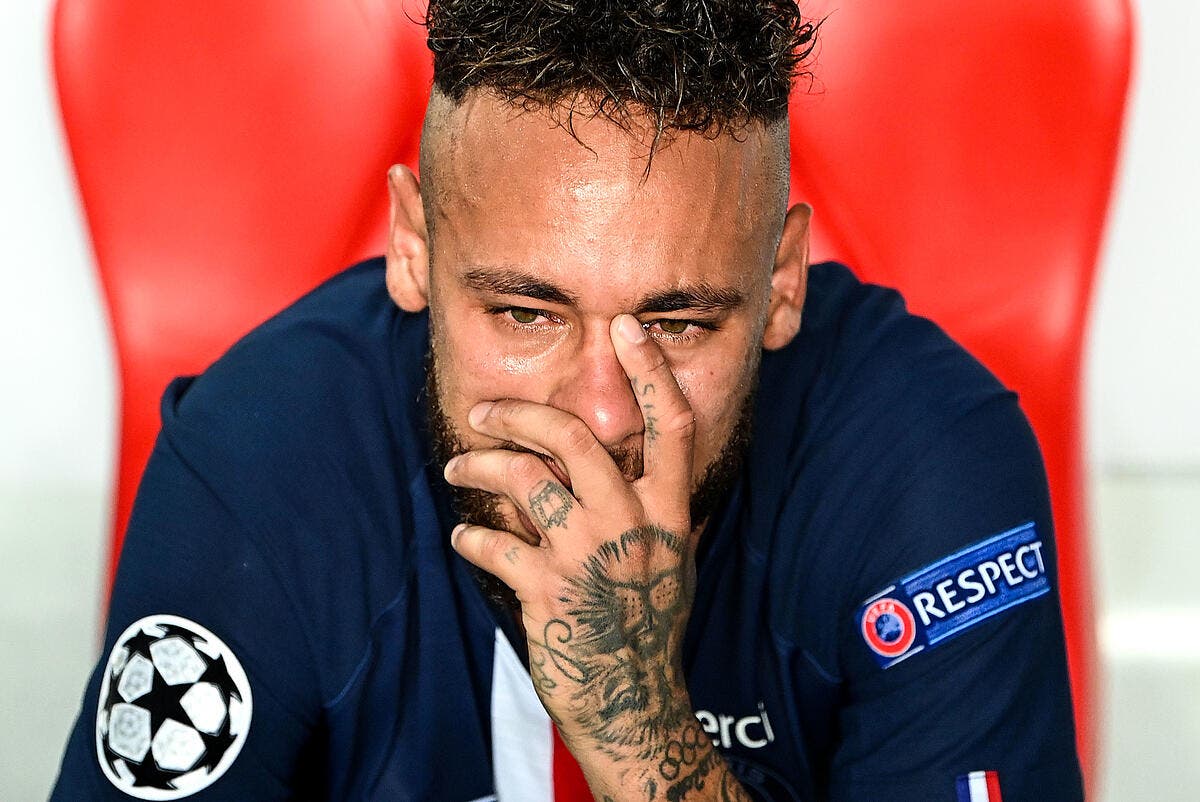 Neymar se fait humilier par l'équipe de France