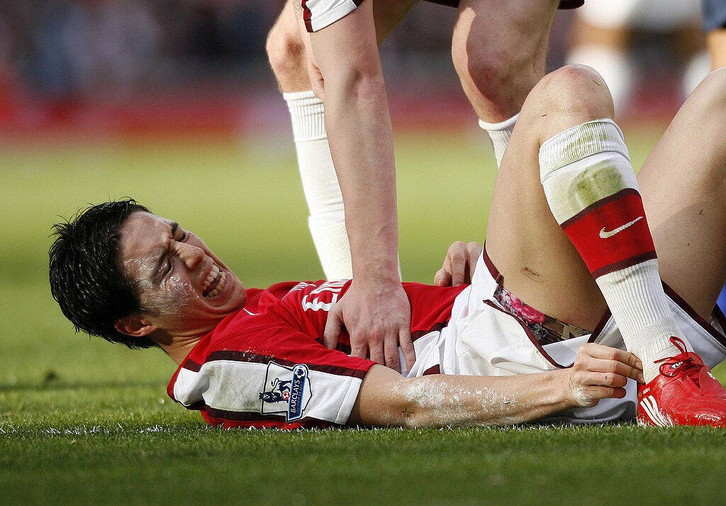 Football Angleterre - Nasri blessé, Wenger s'en veut énormément - Foot 01