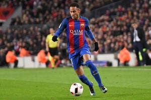 PSG : Neymar doit revenir au Barça, il se met à genoux