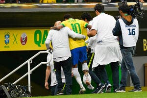 PSG : Neymar absent 4 semaines, Paris l'officialise !