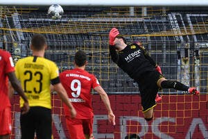 All : Le Bayern maitrise Dortmund et fonce vers son 30e titre