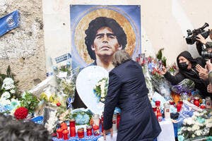 Foot : Traîné dans la boue, le médecin de Diego Maradona réplique