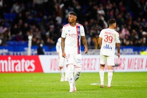 Jérôme Boateng éloigne Issa Diop de l'OL