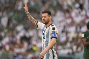 Messi se fait cracher dessus par le fils de Maradona