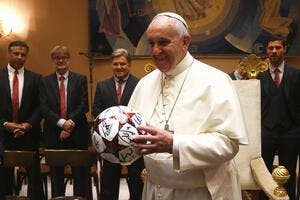 Le pape François arrive à Marseille pour faire des miracles