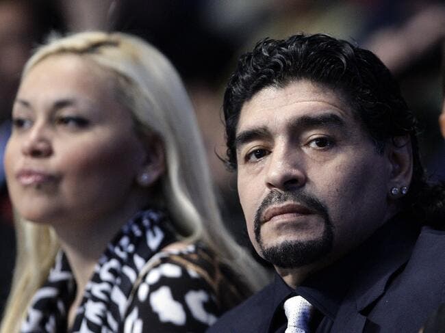 Maradona allume les membres de la FIFA