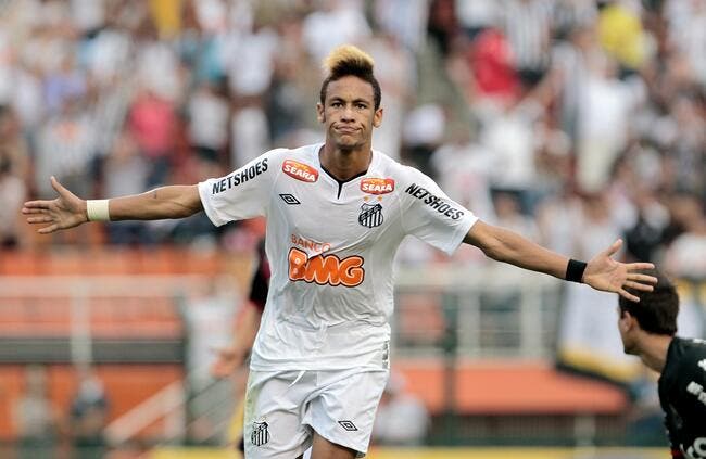 C'est officiel, Neymar reste à Santos jusqu'en 2014