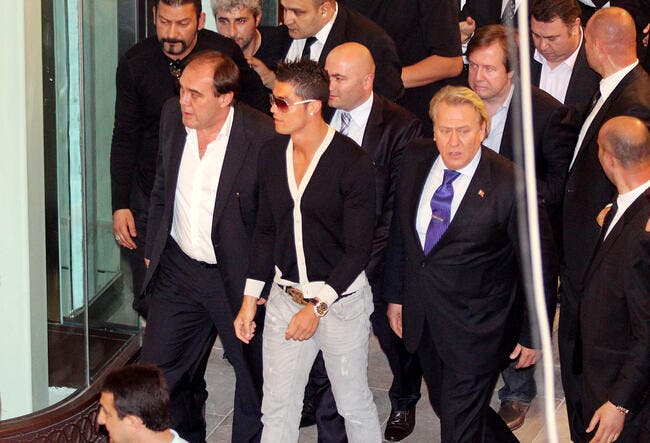 Cristiano Ronaldo rejoint George Clooney dans l'affaire Berlusconi