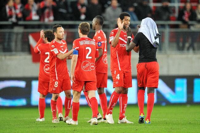 Valenciennes se « rapproche du maintien » mais ne s’enflamme pas