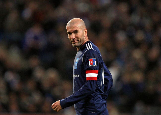 Vidéo : A 40 ans, Zidane fait encore des malheurs