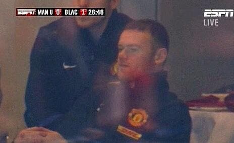 Wayne Rooney a pris un coup de règle sur les doigts par Sir Alex Ferguson