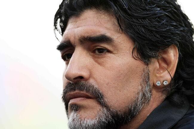 Maradona passe par la case hôpital