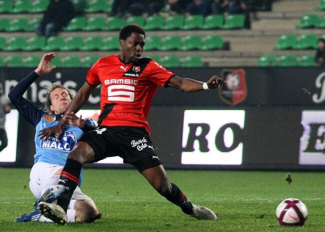 Auxerre recrute Mandjeck pour régler ses problèmes défensifs
