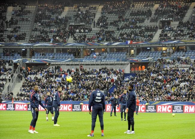 Après la télé, les Bleus font aussi un flop populaire au Stade de France