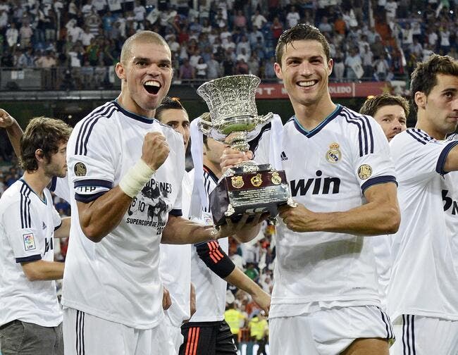Cristiano Ronaldo élu meilleur joueur du monde...par Pepe