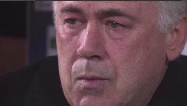 Photo : Ancelotti ému aux larmes pendant la minute de silence