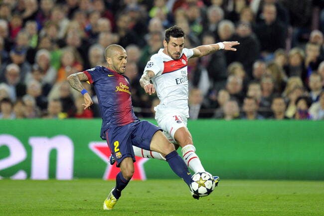 Daniel Alves drague ouvertement le PSG et Monaco