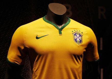 Photo : Il manque un truc sur le maillot du Brésil