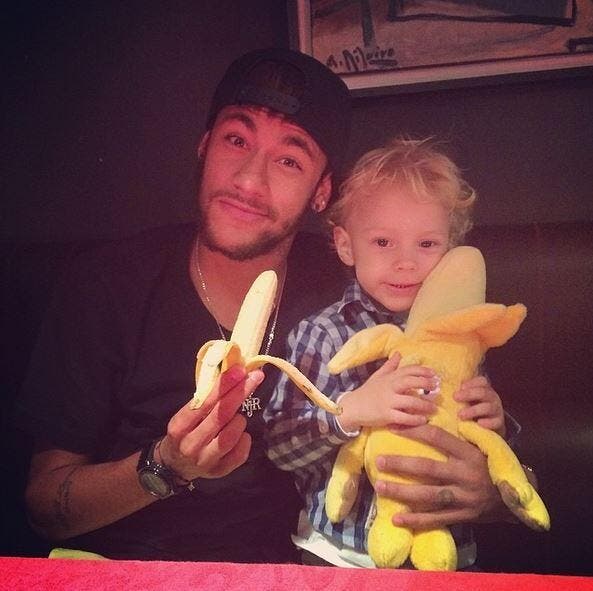 Neymar donne un goût amer à la banane anti-raciste