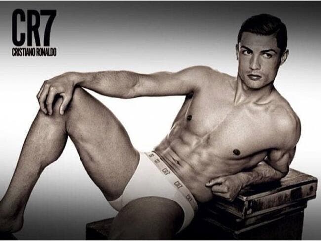 Cristiano Ronaldo retouché à cause d'une virilité trop visible