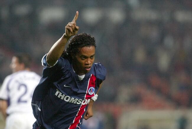 Quand Ronaldinho jonglait avec des boites de straps au PSG