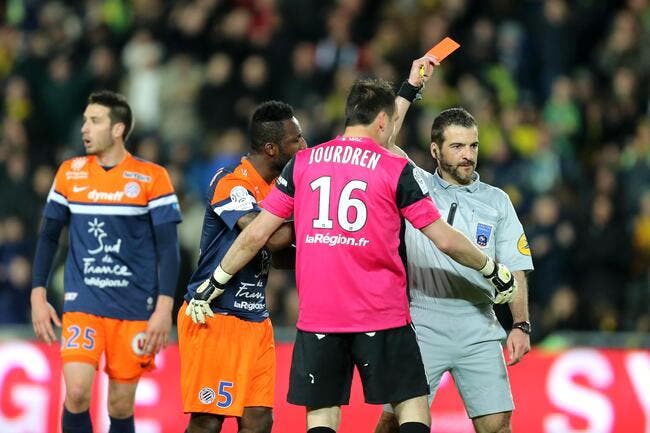 Le gardien de Montpellier en furie contre l’arbitre