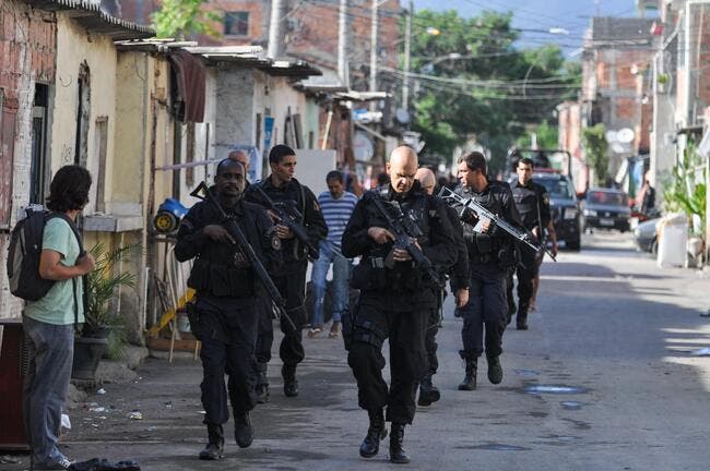 L’armée descend dans les favelas pour le Mondial