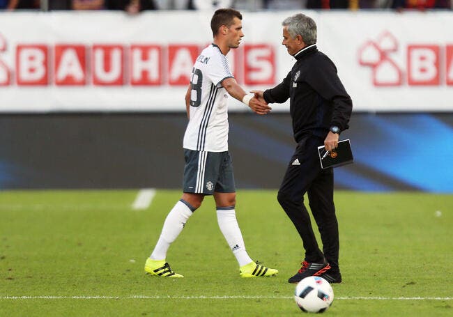 Man United : Mourinho vire Schneiderlin avec classe
