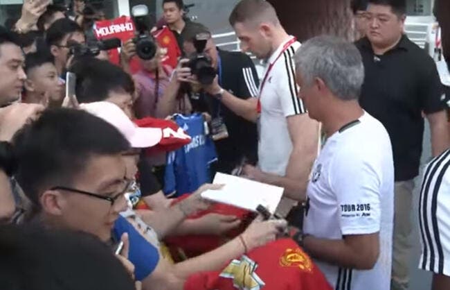 Vidéo : Mourinho a failli signer… un maillot de Chelsea