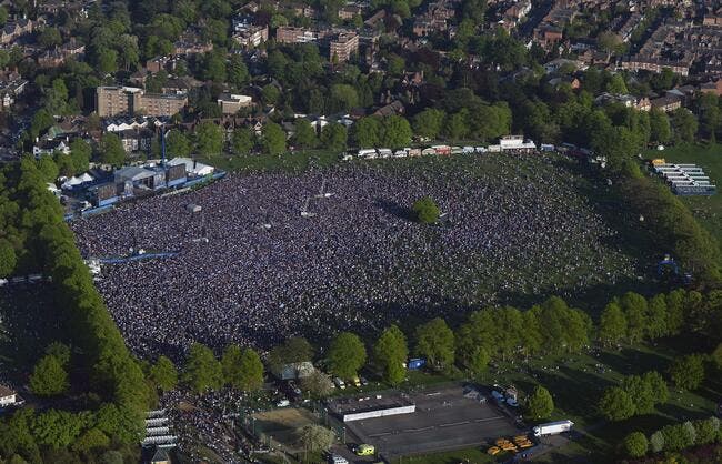 Photo : 120.000 personnes dans la rue pour le titre de Leicester !
