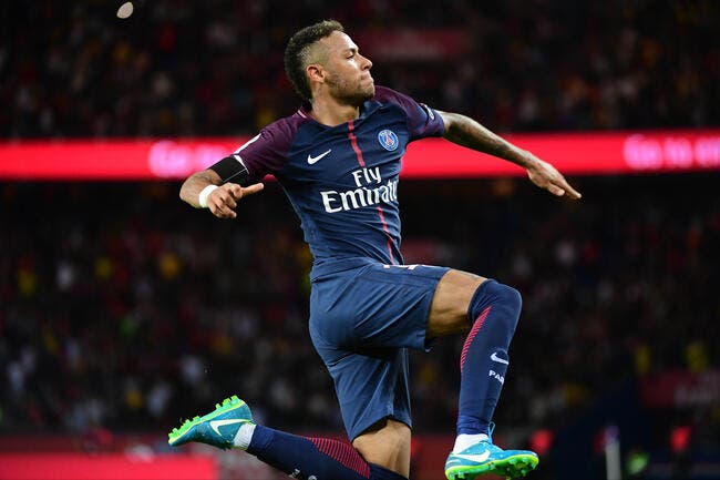 PSG : L'équipe, la victoire, le Parc... Neymar raconte son récital