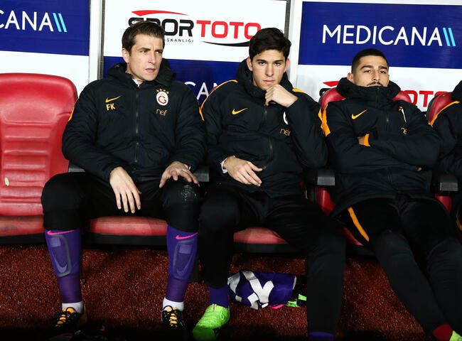 Mercato : Un match joué et Galatasaray veut virer Carrasso
