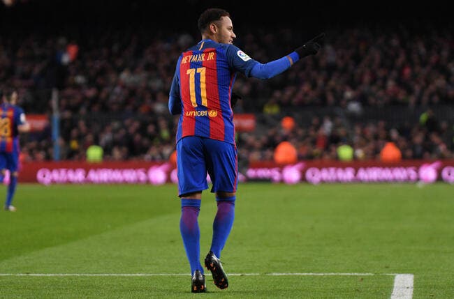Barcelone : Neymar reçoit un énorme hommage