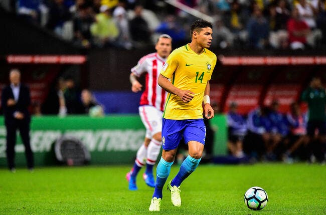 Le Brésil déroule, Thiago Silva buteur