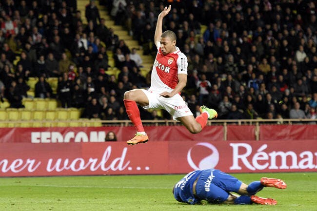 Monaco : Mbappé, déjà 10 buts à cet âge, c'est du jamais vu en L1 !
