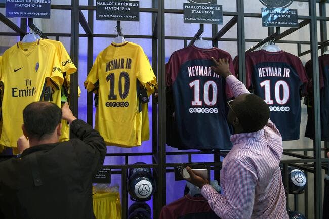PSG : Nike va signer un chèque historique et monstrueux au PSG !