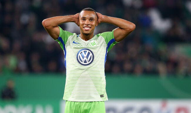 Officiel : Tisserand définitivement transféré à Wolfsburg