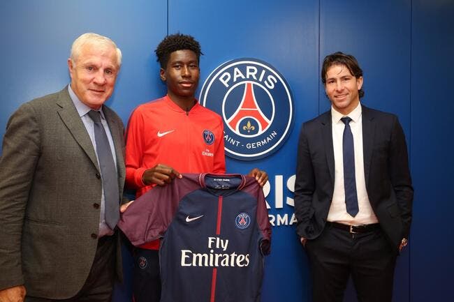 PSG : Un défenseur de 15 ans signe comme aspirant pro