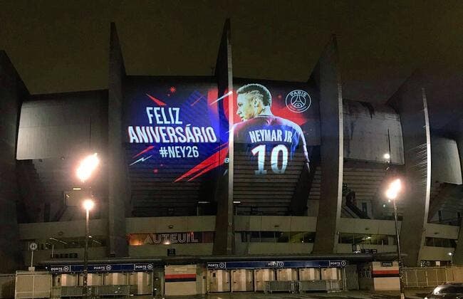 PSG : L'anniversaire de Neymar continue dans tout Paris !