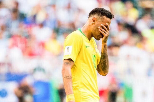CdM : Layun s'essuie les crampons sur Neymar, la VAR ne dit rien