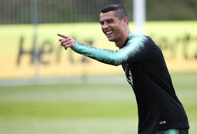 PSG : Cristiano Ronaldo trop vieux pour Paris, Dugarry hallucine
