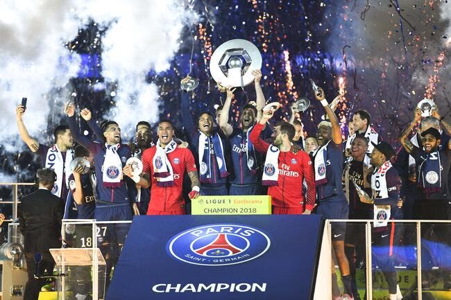PSG : Paris se fout du foot, Pierre Ménès accuse !
