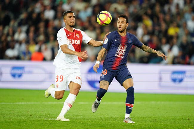 PSG : Neymar est de retour, il enflamme le Parc