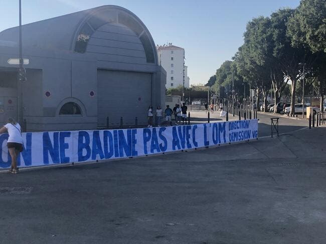 OM : Des banderoles anti-Eyraud fleurissent à Marseille !