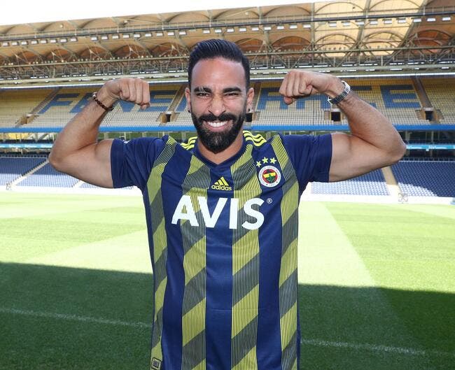 Officiel : Adil Rami signe à Fenerbahçe