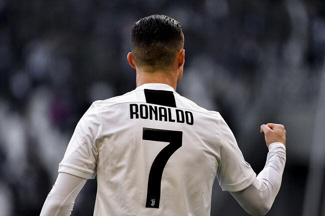 Ita : Cristiano Ronaldo offre la Super Coupe d'Italie à la Juventus