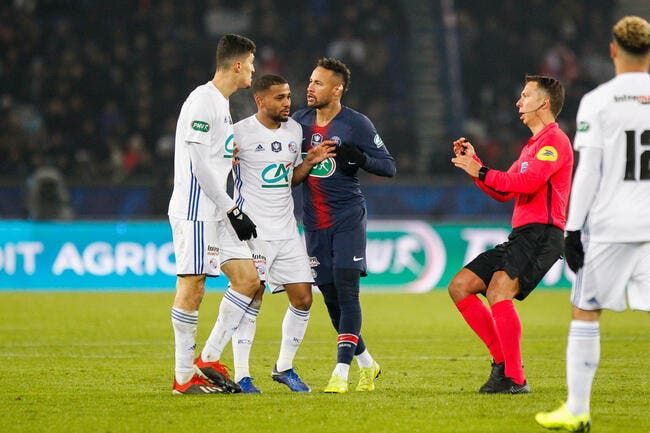 PSG :  Neymar sauvagement attaqué par Dugarry et Leboeuf !