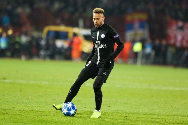 PSG : Pierre Ménès voit Neymar rester à Paris... pour l'argent