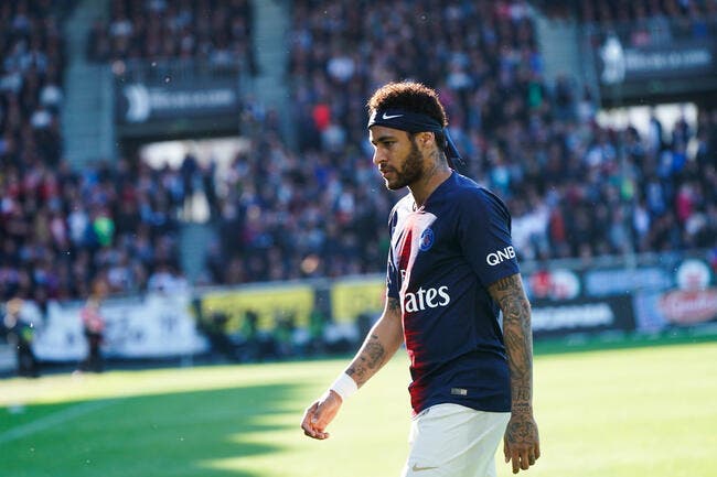 PSG : Neymar à Barcelone, Pierre Ménès accuse